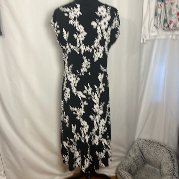 Iman dress with twist front detail M - Picture 6 of 8